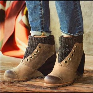 Sorel Joanie sweater boots size 7
